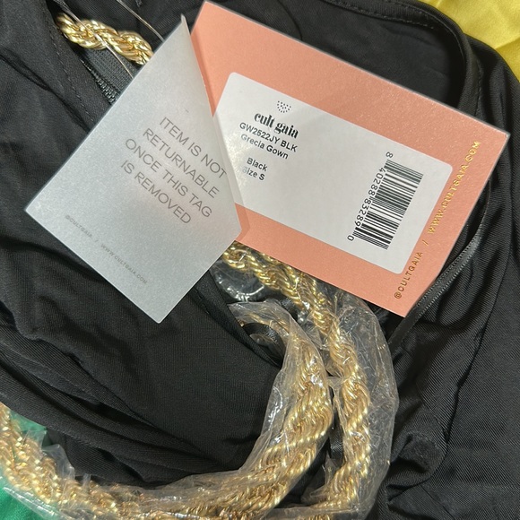 NWT REVOLVE Grecia Gown in Black
Cult Gaia 🔥OUT OF STOCK ON REVOLVE 🔥 - Picture 7 of 7